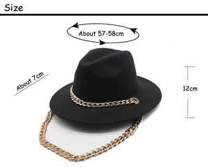 Size diagram for black fedora with gold chain showing 58cm circumference and 7cm brim