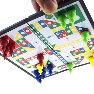 Foldable magnetic Ludo board game 15x15cm with strong suction for travel use