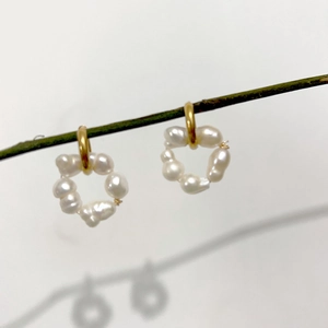 18K gold plated stainless steel hoop earrings with natural baroque pearl ring charms