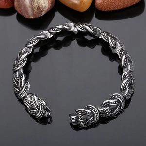 Bracelet jonc ouvert en acier titane rétro avec texture tissée et gravure géométrique