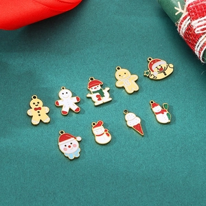 Pendentifs de Noël en émail avec motifs de Père Noël, bonhommes de neige et pain d'épices