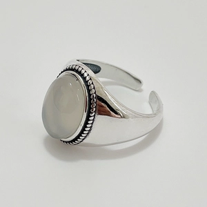 Minimalist 925 sterling silver open ring with oval white agate and beaded edge detailing