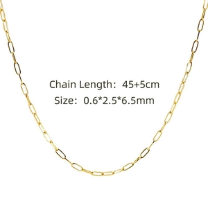 Detalle de cadena de clip oro 18K con longitud 45+5cm y eslabones de 6,5mm