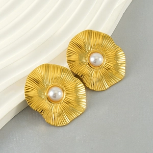 Vintage Lotus Leaf Artificial Pearl Stud Earrings Gold Plated Stainless Steel Radial Texture French Style Elegant Jewelry For Women