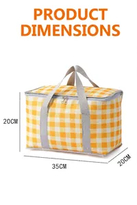 Detail van de geel geblokte koeltas voor picknicks, afmetingen 35x20x20cm