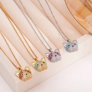 Collier Pendentif Tête de Bouledogue Français en Cuivre Électroplaqué avec Strass Colorés Incrustés Bijoux de Chaîne pour Femmes