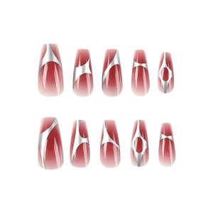 Faux ongles dégradé rouge et blanc avec lignes géométriques argentées forme cercueil