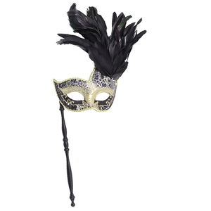 Maschera da ballo nera portatile con dettagli dorati e decorazione in piume eleganti