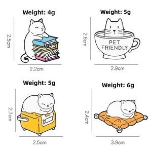 Detailed size and weight specs for four cartoon cat enamel pins in a 2x2 grid display