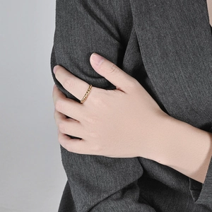 Minimalist 18K gold-plated stainless steel twisted rope ring for a modern office style