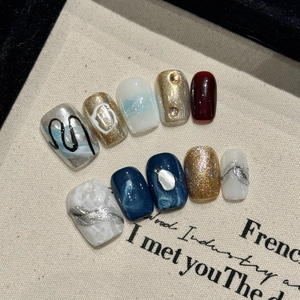Handmade Blue Marble Press On Nails Artistic Gradient Cat Eye Fake Nails Elegant Wine Red Gold Foil Artificial Pearl Decor Extra Short Trapezoid Nail Set