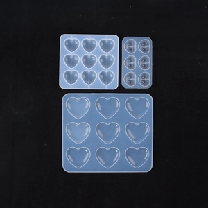 Three-piece set of transparent heart-shaped silicone molds for DIY resin and cake crafts