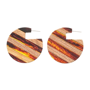 Retro geometric round earrings with wood texture and amber resin stripes for women