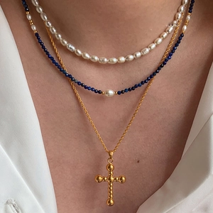 Collier Perles Eau Douce Lapis-Lazuli Bleu Ras Du Cou Pour Femmes Élégant Plaqué Or Pendentif Croix Bijoux