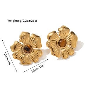 Close-up of vintage flower earrings in gold with tiger eye stones and size dimensions