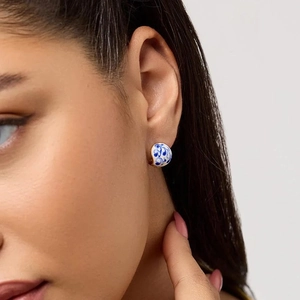 Blue and white porcelain style 18K gold earrings with enamel floral patterns