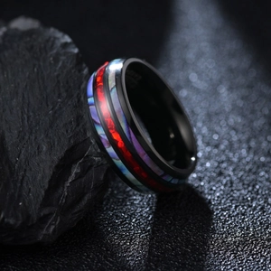 Bague pour homme en titane noir avec opale rouge et incrustation de nacre d'abalone