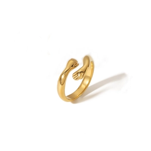 Bague ouverte en acier inoxydable doré 18K arborant un design unique de mains