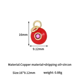 Makro-Detail des roten Emaille-Blickfängers mit Maßen 16mm x 9,12mm und Zirkonia-Inlay