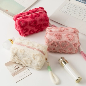 Cute Plush Heart Pattern Makeup Bag Large Capacity Travel Toiletry Organizer With Wrist Strap Zipper Portable Soft Pouch