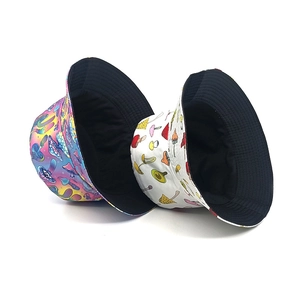 Bob à motif de champignons colorés pour la protection solaire et le style décontracté