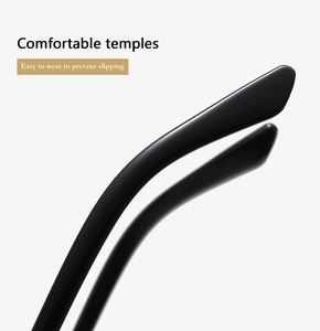 Detail of ergonomic black sunglasses temples with a smooth finish and non-slip design