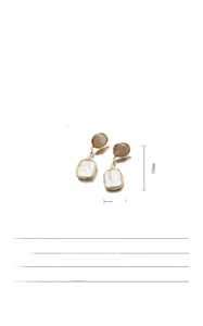 Detailed view of long Baroque natural pearl earrings with 18K gold plating dimensions