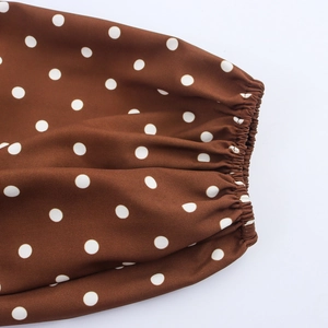 Vintage-Maxikleid mit Polka-Dots, elastischen Laternenärmeln und tailliertem Schnitt