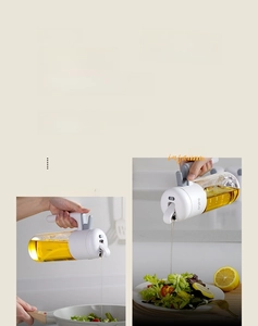 Détail de la bouteille d'huile en verre 500ml utilisée pour la friture et les salades