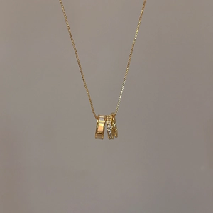 Interlocking Rings Necklace For Women Alloy Mother Of Artificial Pearl Pave Rhinestone Cylinder Pendant Light Luxury Style