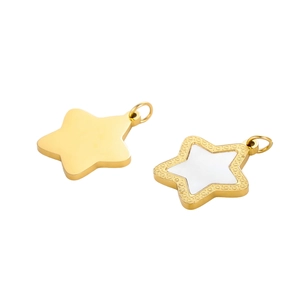 Gros plan du pendentif étoile doré avec incrustation de nacre pour bijoux DIY