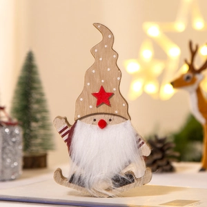 Schommelende houten kerstkabouter met rode sterrenmuts en witte baard decoratie