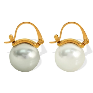 Boucles d'oreilles dorées élégantes avec grandes perles blanches et fermoir crochet