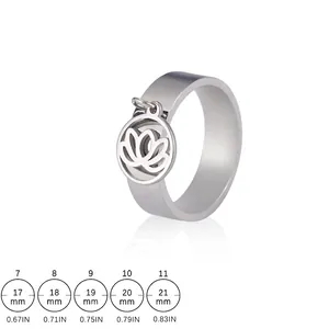 Bague hip-hop en acier titane avec pendentif lotus et tableau des tailles détaillé ici
