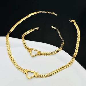 Titanstahl Herz Anhänger Halskette Für Damen 18K Vergoldet Panzerkette Minimalistischer Schicker Schmuck Geschenk