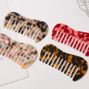 Elegant acetate hair combs set with marble and tortoiseshell patterns for daily styling