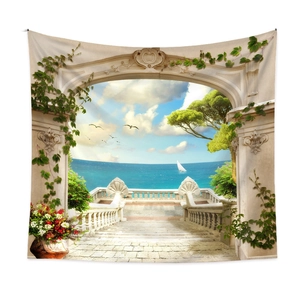 Detailansicht des Wandteppichs mit klassischem Bogen, Meerblick und blumigen Akzenten