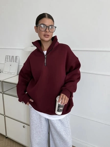 Women's burgundy oversized half-zip sweatshirt with a retro retro lapel and ribbed cuffs