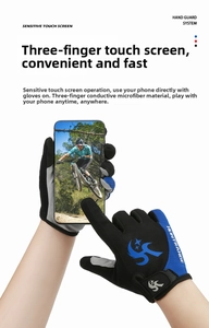 Détail des doigts tactiles utilisant un smartphone tout en portant des gants de cyclisme