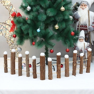 Clôture de sapin de Noël en bois marron avec effet neige pour décor de fête hivernale