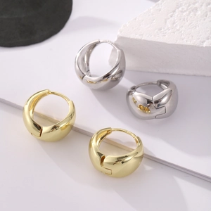 Minimalist wide teardrop hoop earrings in polished gold and silver 925 sterling silver finishes