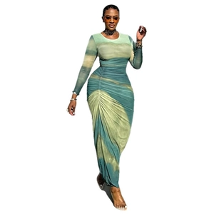Slim-fit green gradient ruched bodycon dress with long sleeves and round neck