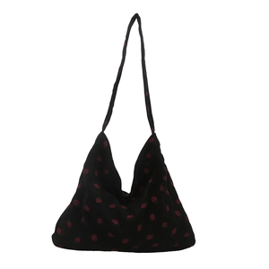 Sac fourre-tout tendance en velours côtelé noir avec motif de fraises rouges imprimé