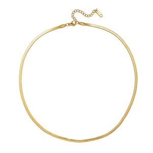 Detail of 18K gold plated stainless steel flat snake chain with adjustable lobster clasp