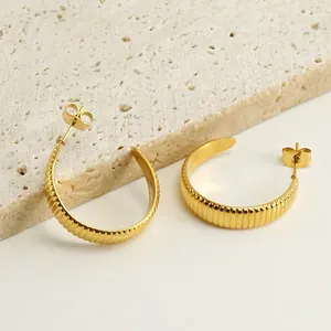Boucles D'oreilles Créoles En Forme De C Acier Inoxydable Plaqué Or 18K Texture Nervurée Rétro Bijoux Pour Femmes