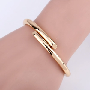 Minimalist Polished Alloy Bangle Bracelet For Women Hinge Bypass Design Fashion Jewelry