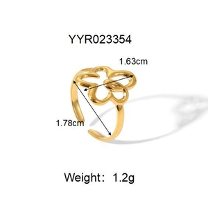 Dimensions détaillées de la bague fleur dorée: 1,63 cm de large, 1,78 cm de diamètre, 1,2 g