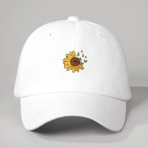 Berretto da baseball in cotone bianco con ricamo di girasole e farfalla elegante