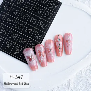 Autocollants nail art dégradé rose avec papillons, perles et pochoirs évidés