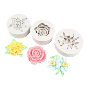 Silicone flower molds for fondant and chocolate featuring rose, lily, and hydrangea shapes